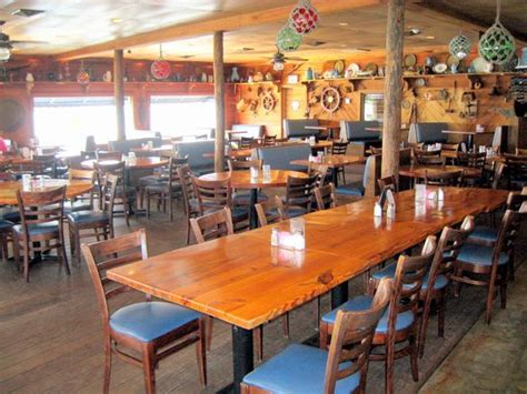 down the hatch seafood restaurant.